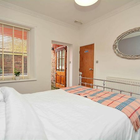 The Location- 1 Free Private Parking Space - 60 Second Walk 2 Minster! York Eksteriør billede